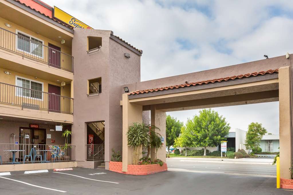 Super 8 By Wyndham El Cajon San Diego Экстерьер фото